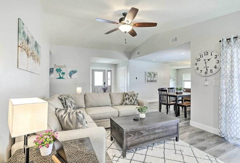 Largo Oasis W/ Pool & Grill: 10 Min To Beach!