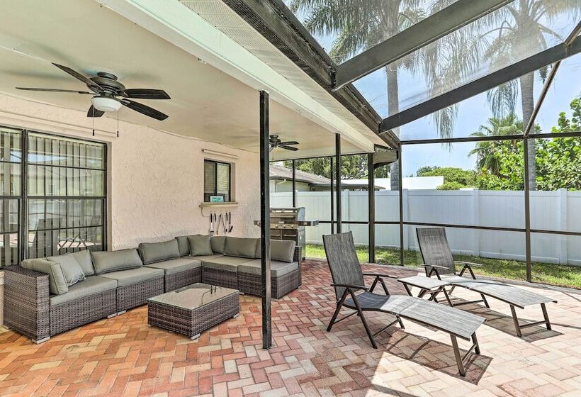 Largo Oasis W/ Pool & Grill: 10 Min To Beach!