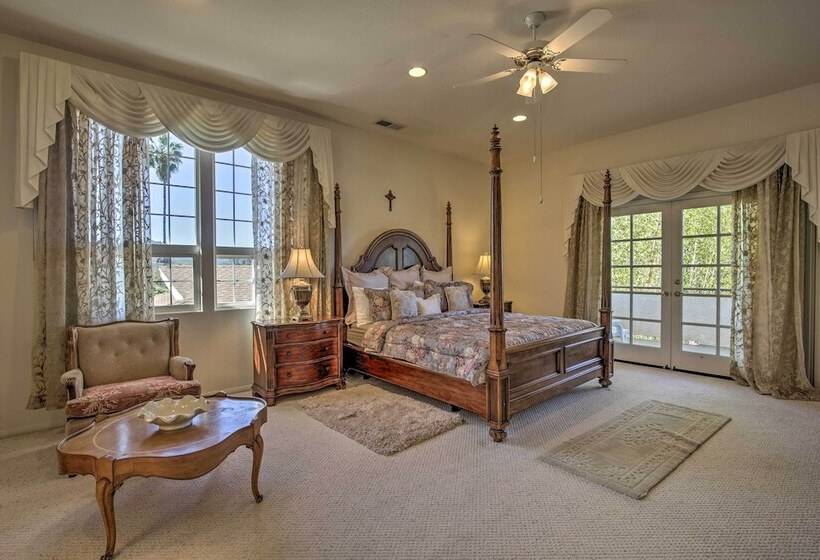 El Cajon Home W/ Pool, Grill Station & Decks