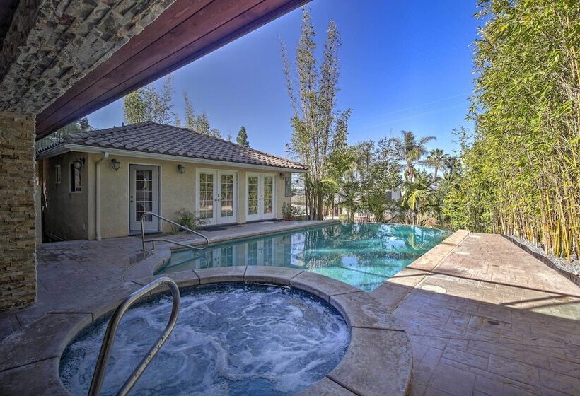 El Cajon Home W/ Pool, Grill Station & Decks