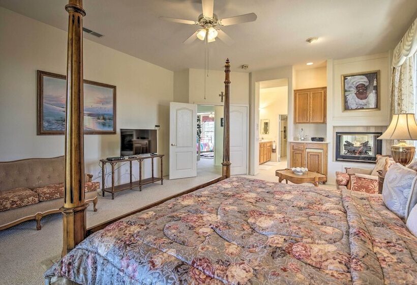 El Cajon Home W/ Pool, Grill Station & Decks