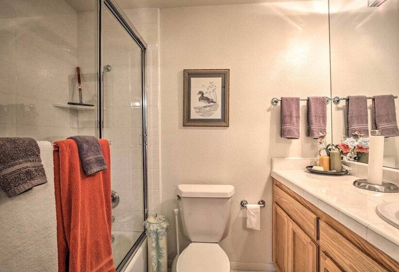 El Cajon Home W/ Pool, Grill Station & Decks