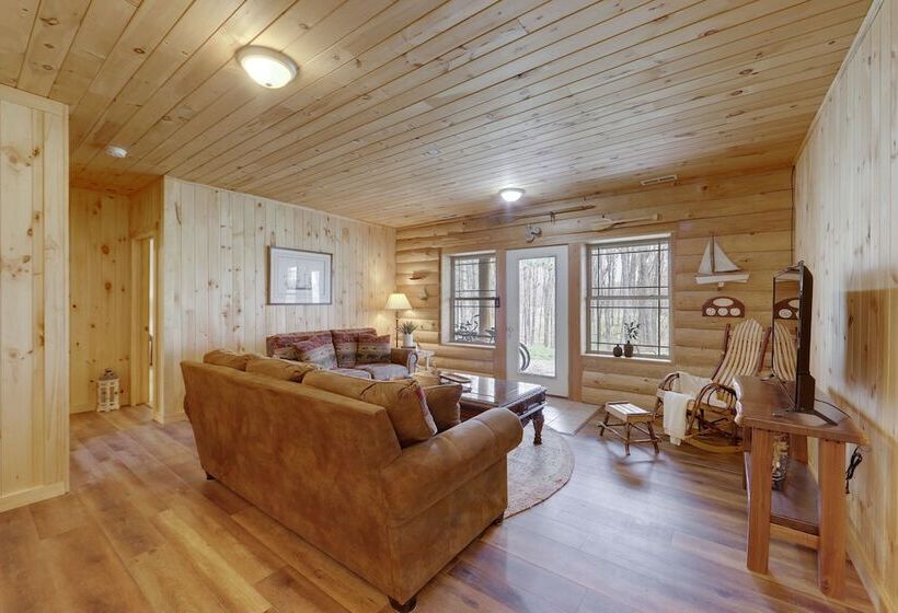 Rustic Tustin Cabin On 7 Acres W/ Fire Pit & Porch