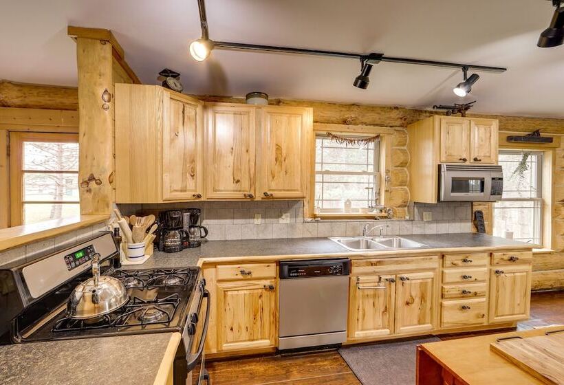 Rustic Tustin Cabin On 7 Acres W/ Fire Pit & Porch