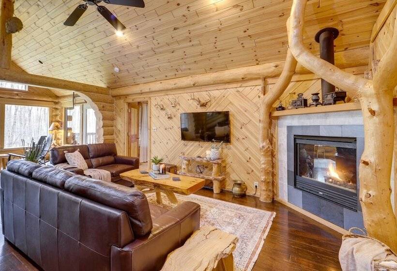 Rustic Tustin Cabin On 7 Acres W/ Fire Pit & Porch