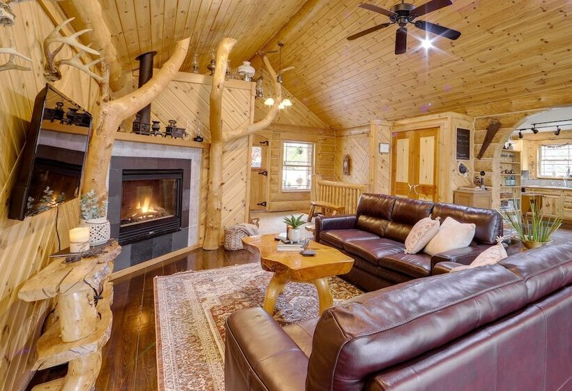 Rustic Tustin Cabin On 7 Acres W/ Fire Pit & Porch