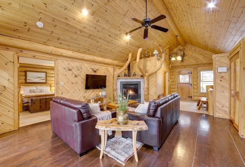 Rustic Tustin Cabin On 7 Acres W/ Fire Pit & Porch