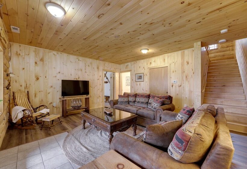 Rustic Tustin Cabin On 7 Acres W/ Fire Pit & Porch