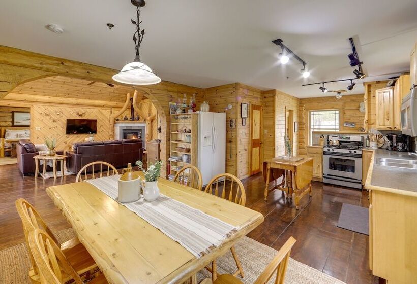 Rustic Tustin Cabin On 7 Acres W/ Fire Pit & Porch