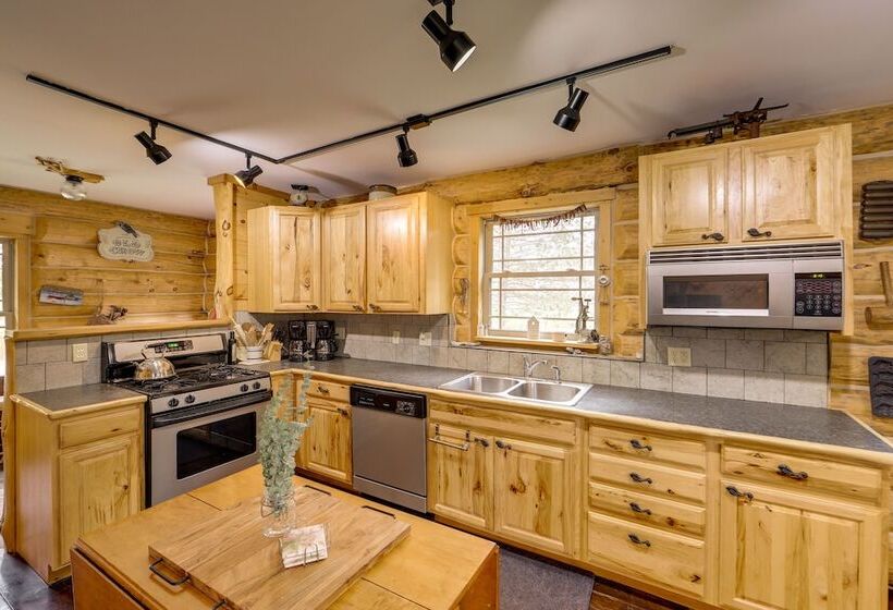 Rustic Tustin Cabin On 7 Acres W/ Fire Pit & Porch