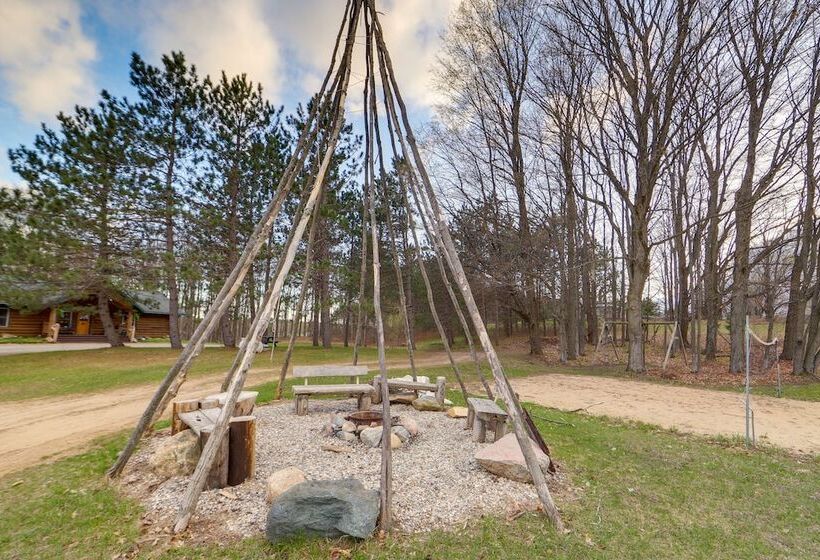 Rustic Tustin Cabin On 7 Acres W/ Fire Pit & Porch