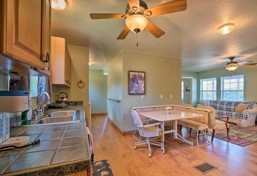 Lecanto House W/ Deck, Porch & Indoor Pool!