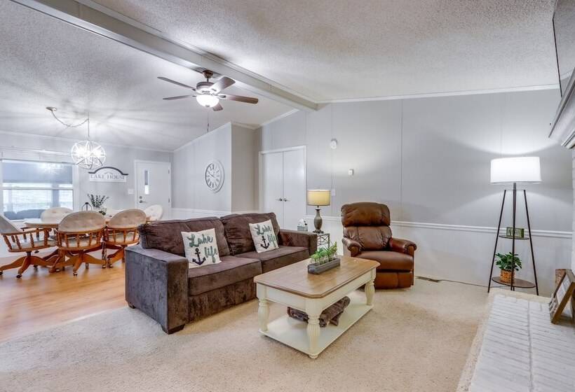 8 Mi To Beach: Lake View Haven In Linn Creek!