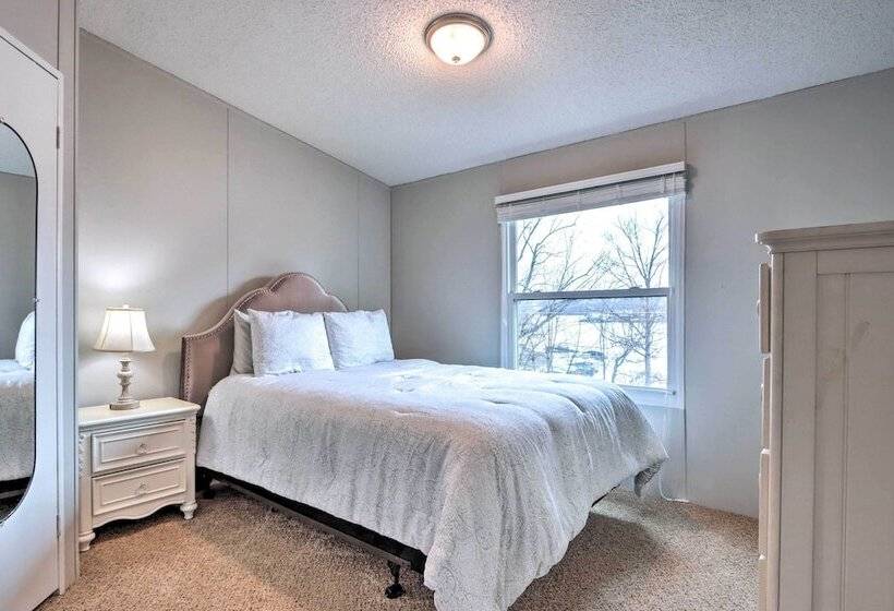 8 Mi To Beach: Lake View Haven In Linn Creek!