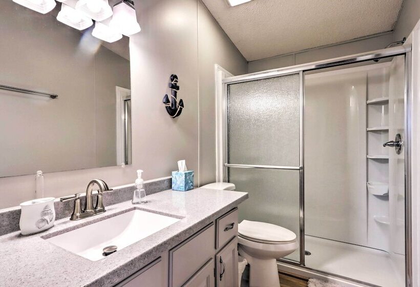 8 Mi To Beach: Lake View Haven In Linn Creek!