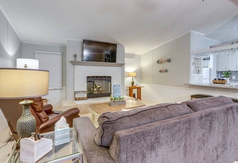 8 Mi To Beach: Lake View Haven In Linn Creek!