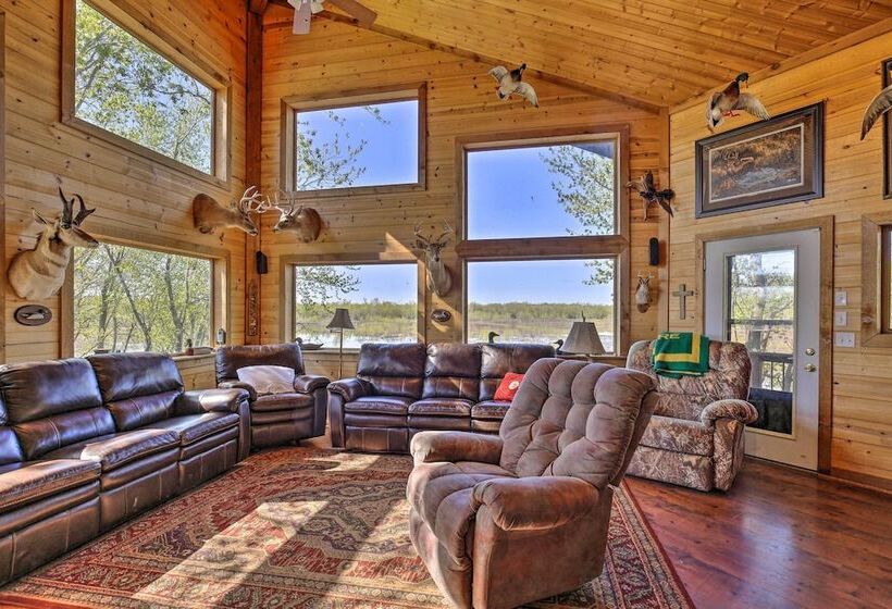 Lodge On 240 Acres W/ Deck, Grill & Fire Pit!