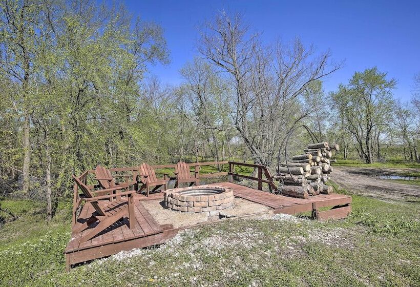 Lodge On 240 Acres W/ Deck, Grill & Fire Pit!