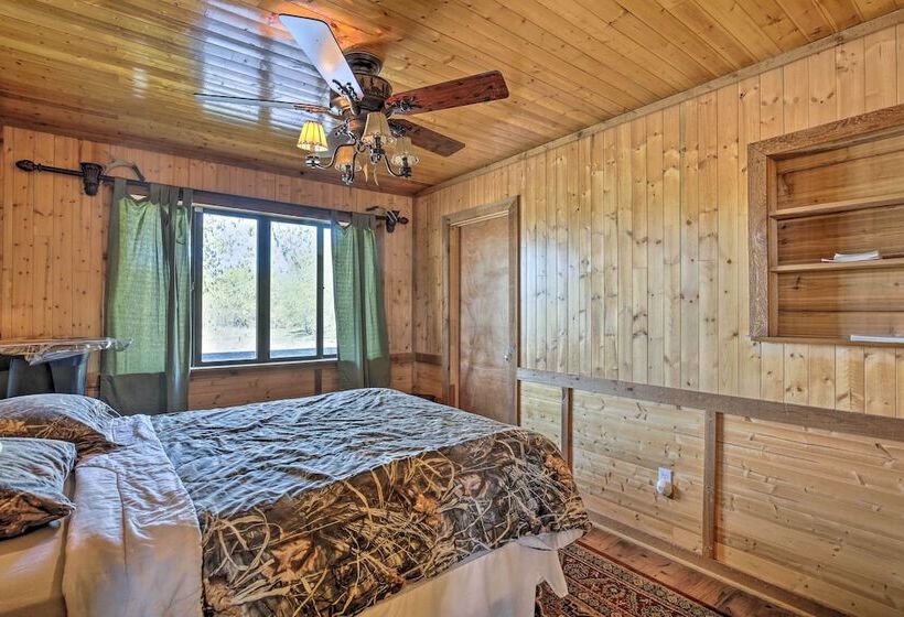 Lodge On 240 Acres W/ Deck, Grill & Fire Pit!
