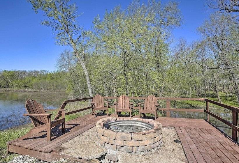 Lodge On 240 Acres W/ Deck, Grill & Fire Pit!