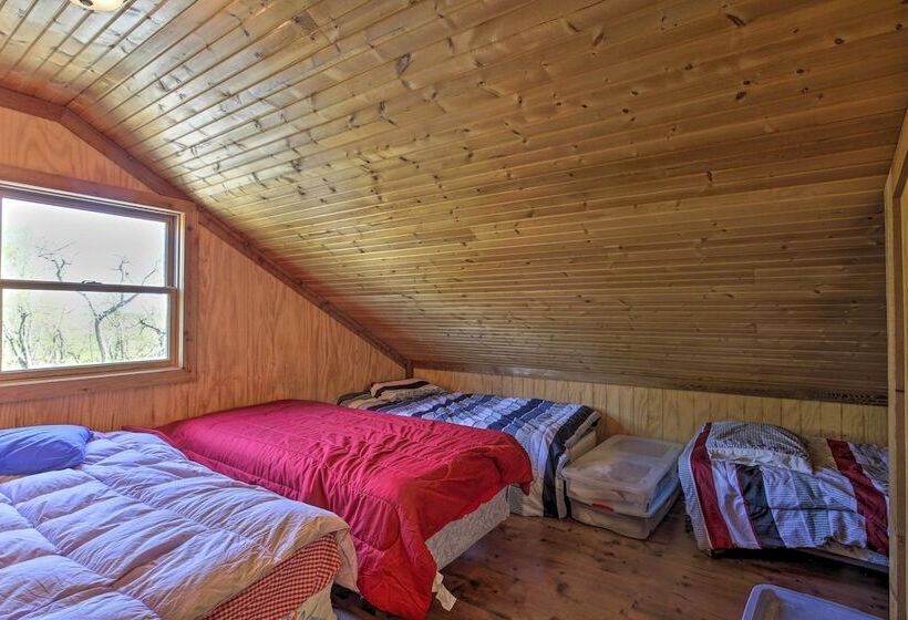 Lodge On 240 Acres W/ Deck, Grill & Fire Pit!