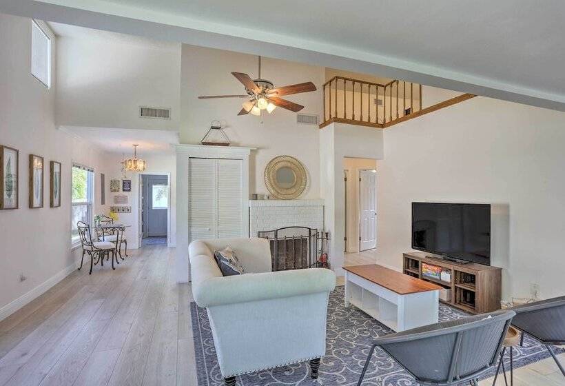 Lovely Cottage Near Downtown Stuart & Beaches