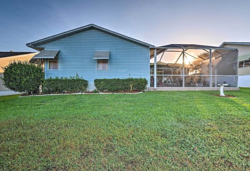 Lovely Lady Lake Home W/ Resort Amenities & Lanai!