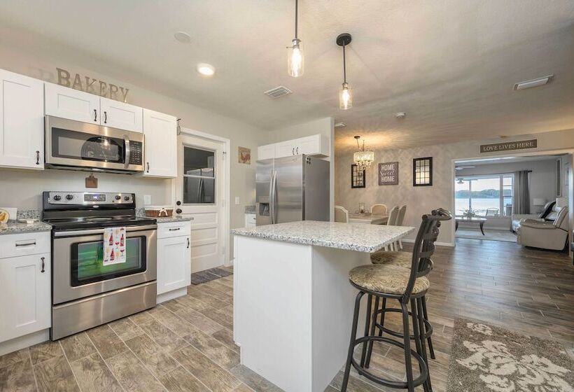 Lakefront Home W/ Screened Porch & Grill