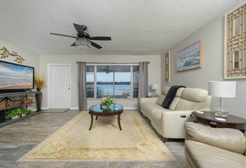 Lakefront Home W/ Screened Porch & Grill