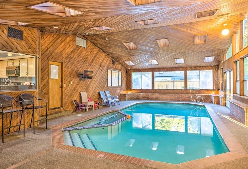 Lovely Manorwood Home W/ Private Indoor Pool!