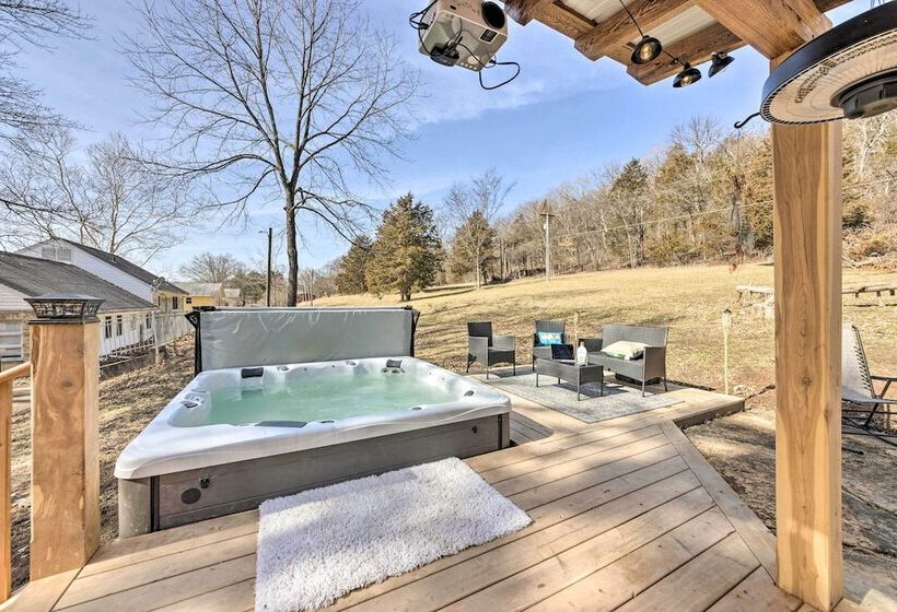 Historic Marthasville Home W/ Shared Amenities!