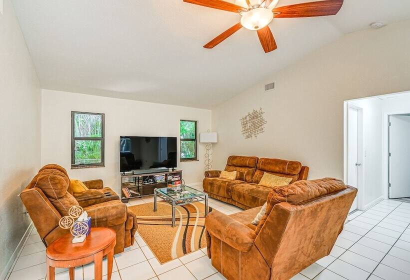 Lovely Naples Home: Backyard Oasis W/ Pool!