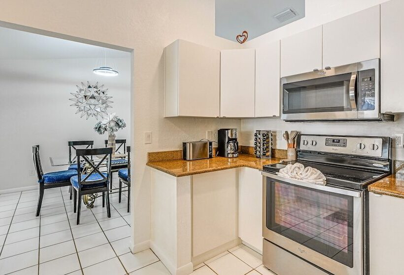 Lovely Naples Home: Backyard Oasis W/ Pool!