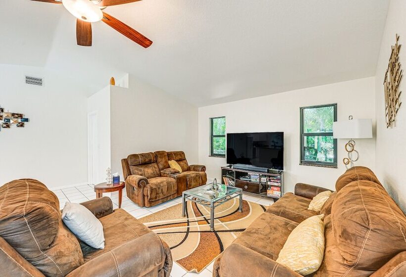 Lovely Naples Home: Backyard Oasis W/ Pool!