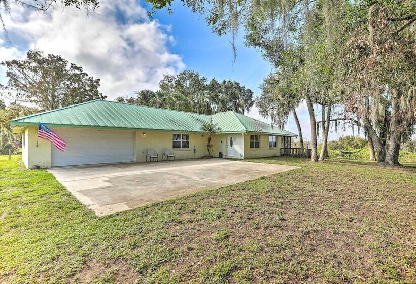 On Lake Istokpoga: Lorida Home W/ Lanai!