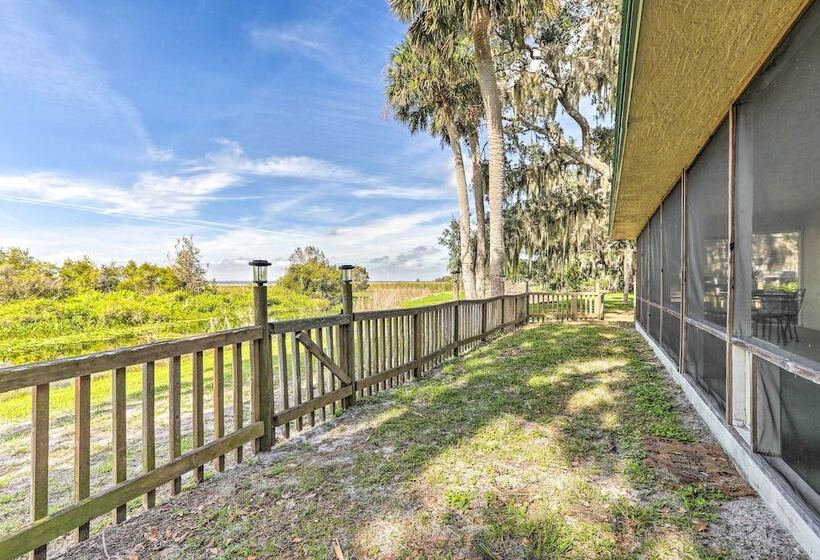 On Lake Istokpoga: Lorida Home W/ Lanai!