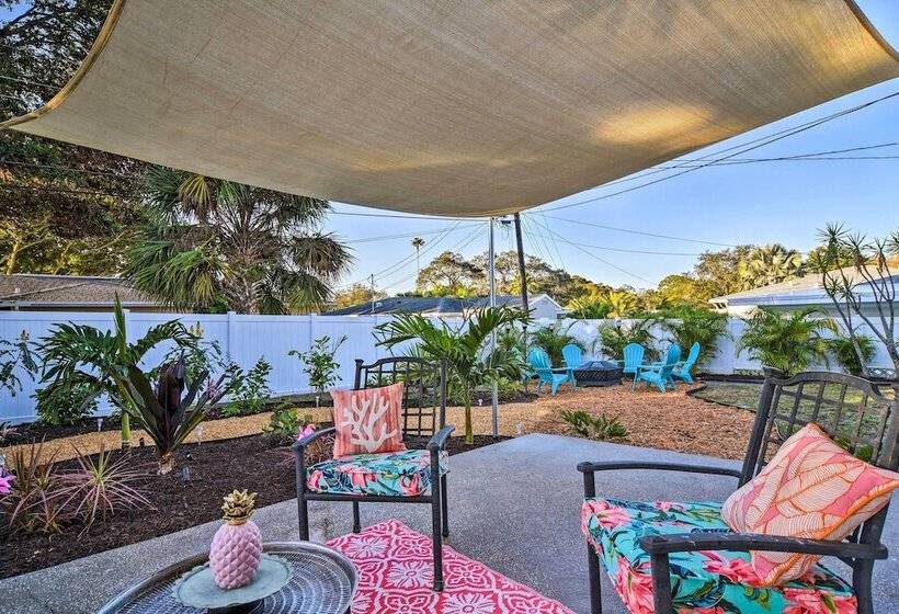 Lush Seminole Surf Inn W/ Backyard Fire Pit!