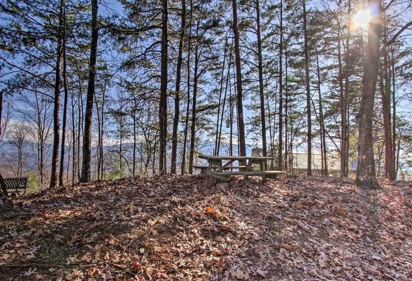 Panoramic View Gatlinburg Cabin W/ Private Hot Tub