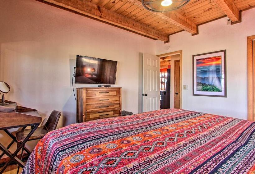 Panoramic View Gatlinburg Cabin W/ Private Hot Tub