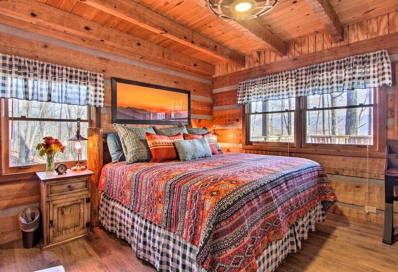 Panoramic View Gatlinburg Cabin W/ Private Hot Tub