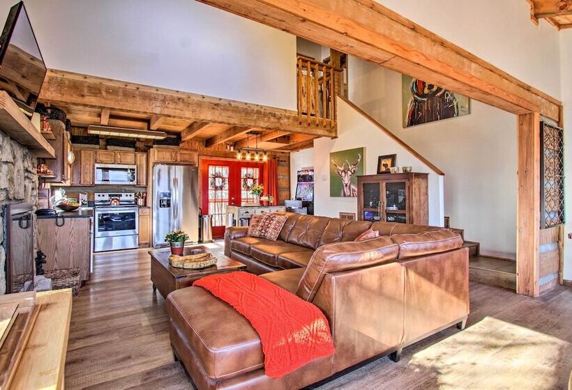 Panoramic View Gatlinburg Cabin W/ Private Hot Tub