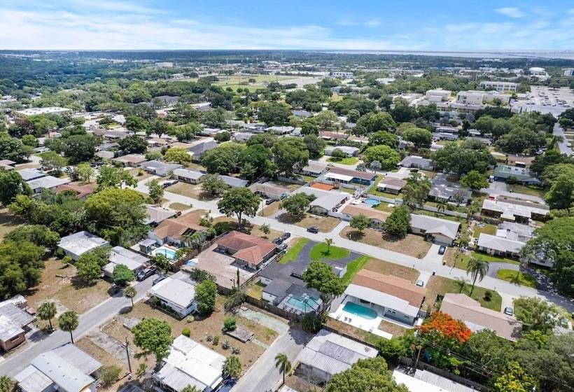 Luxurious Clearwater Retreat W/ Lanai & Pool!