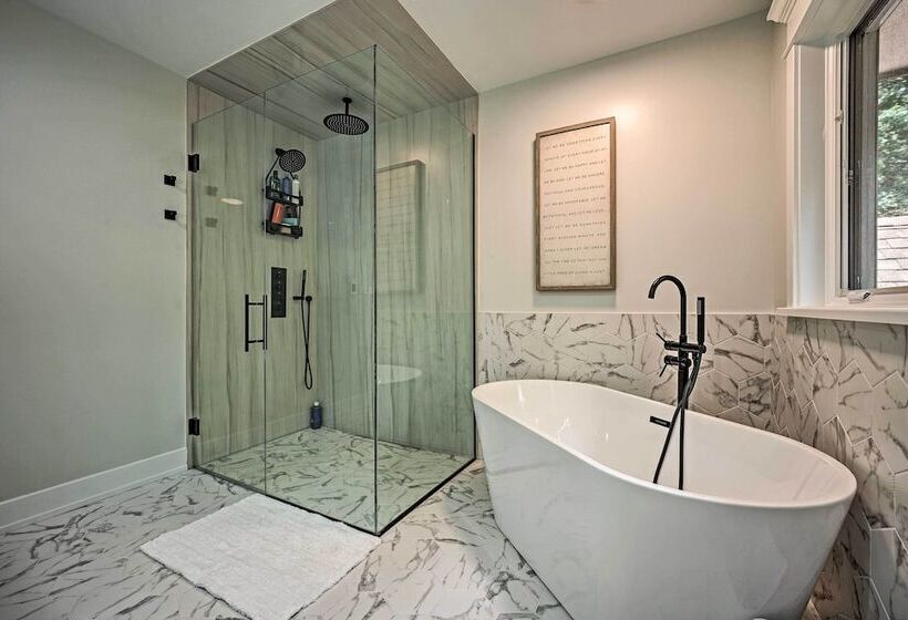 Luxury Family Home W/ Deck, Swim Spa & Grill!