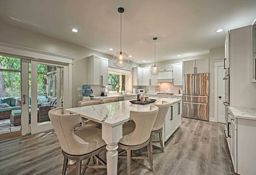 Luxury Family Home W/ Deck, Swim Spa & Grill!