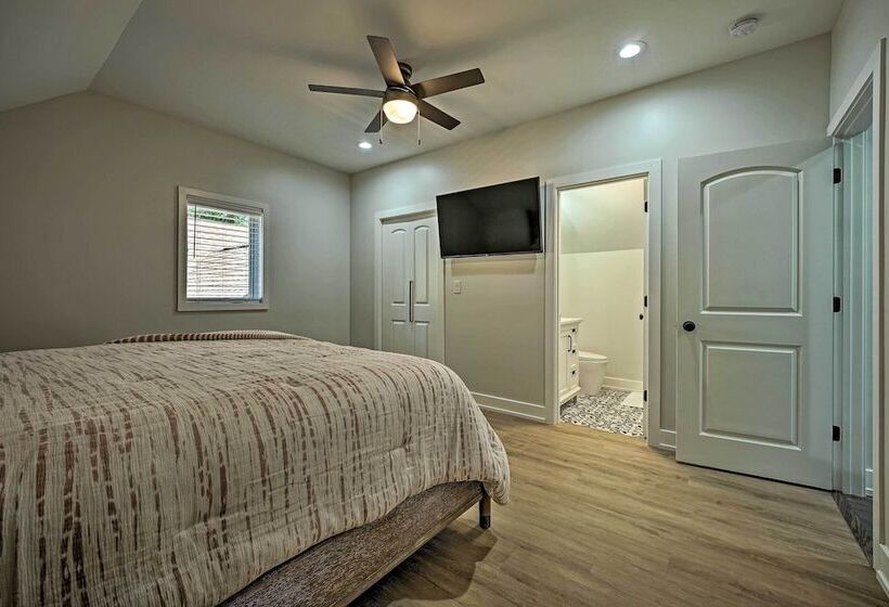 Luxury Family Home W/ Deck, Swim Spa & Grill!