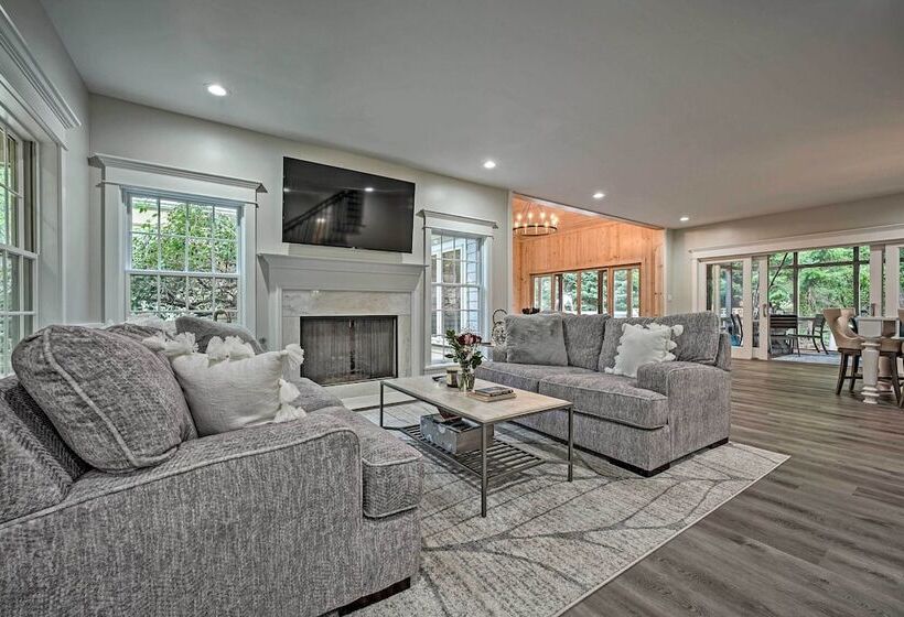 Luxury Family Home W/ Deck, Swim Spa & Grill!