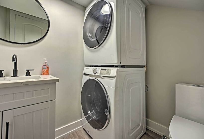 Luxury Family Home W/ Deck, Swim Spa & Grill!