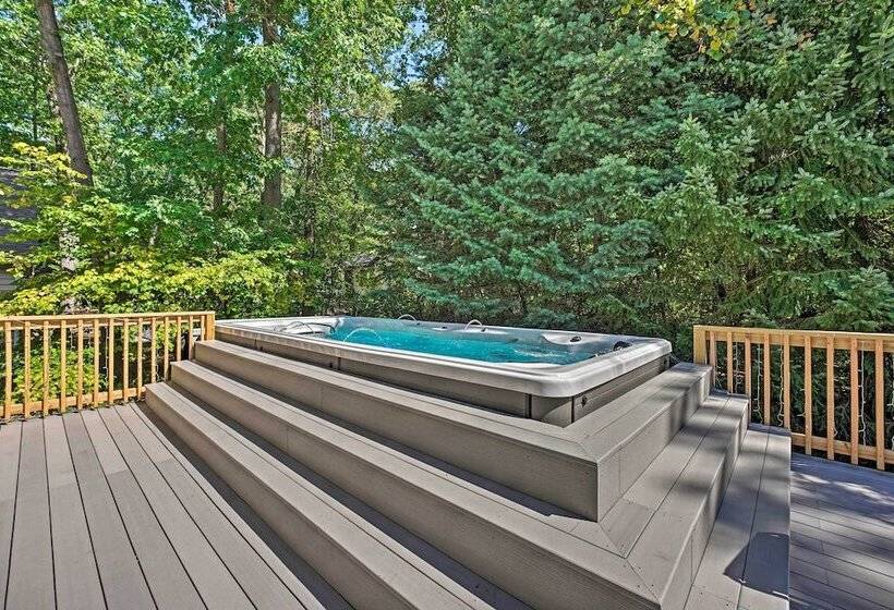 Luxury Family Home W/ Deck, Swim Spa & Grill!