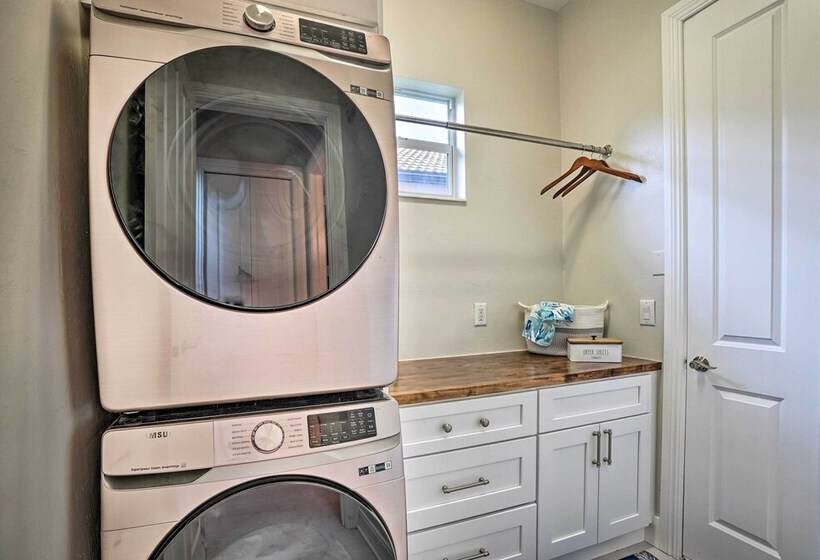 Luxury Naples Home W/ Private Pool & Hot Tub!