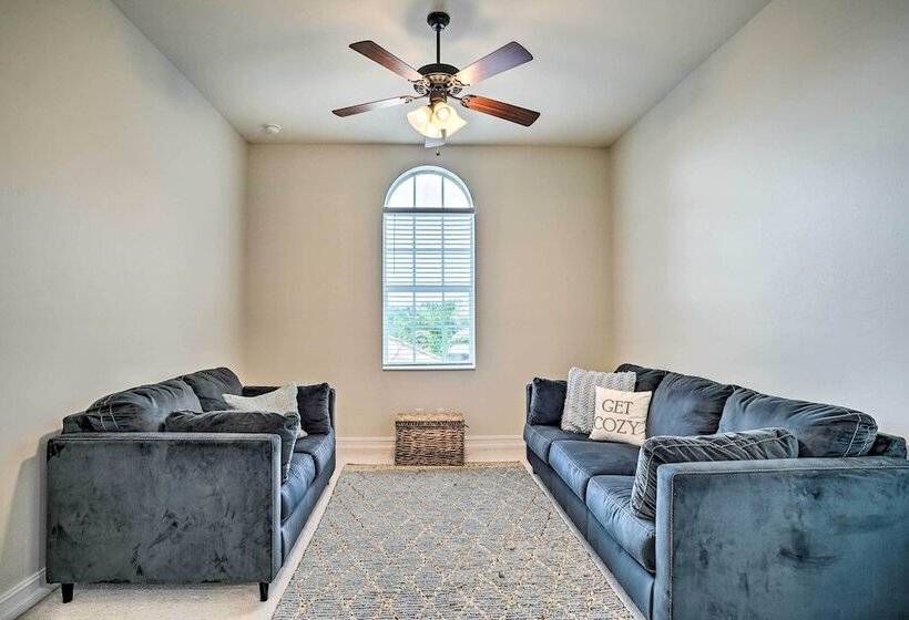 Luxury Naples Home W/ Private Pool & Hot Tub!